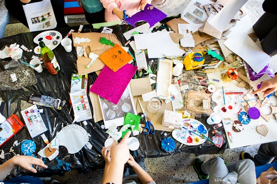 Učenici OŠ Plokite izrađivali božićne ukrase od odbačenih materijala