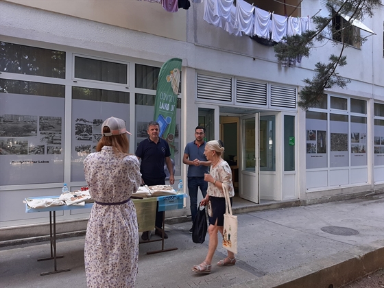 Nakon novih polupodzemnih spremnika, na Lokvama postavljen štand Čistoće